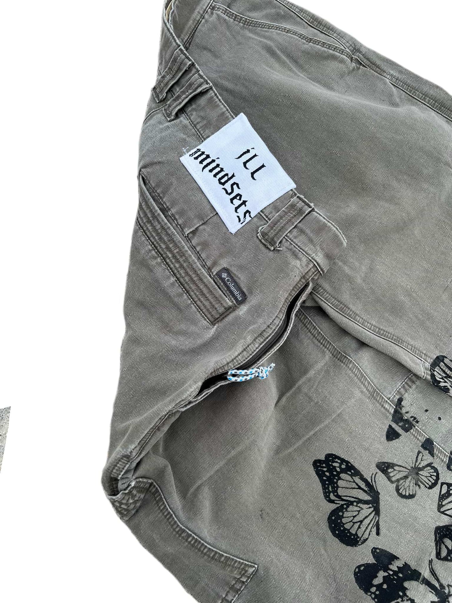 Split Leg Butterflies Print Pants – Vintage Green